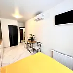 Osapart In A Complex Semycvit 3 Lägenhet
